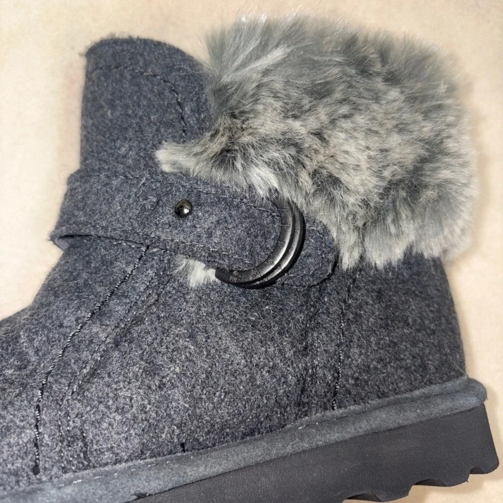 NWOT Bearpaw Womens Sz 7 Charcoal Gray‎ Wool Faux Fur Trim Buckle Ankle Boots